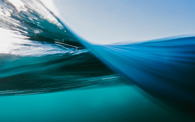 Image of an ocean wave