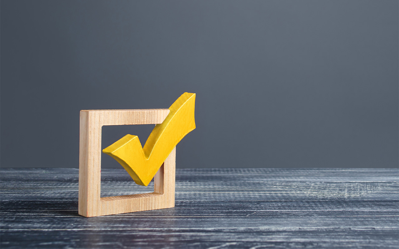yellow voting tick in a checkbox